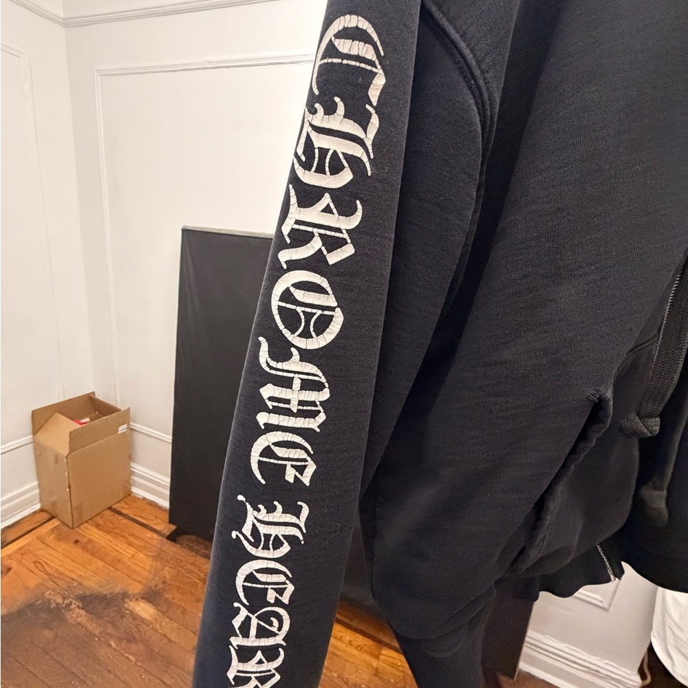 Chrome Hearts-SCROLL LOGO ZIP UP HOODIE
"BLACK" - Picture 12 of 15